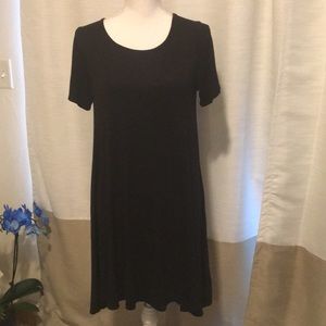 Lovely soft rayon w/ 5% spandex.  It’s so comfy😊